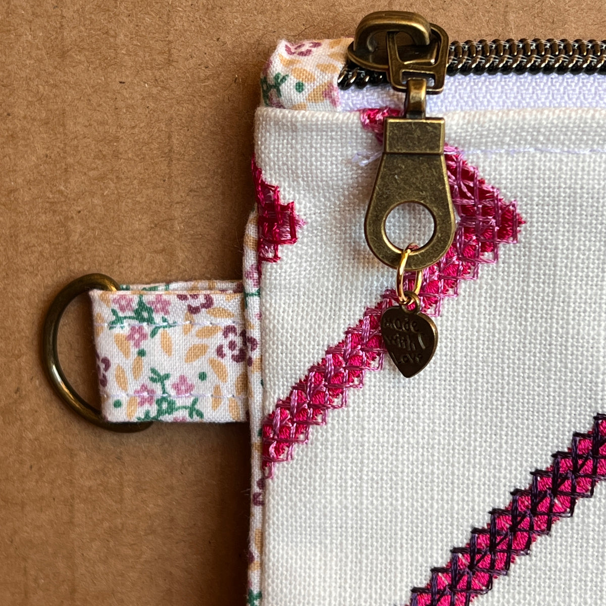 Slim Zipper Pouch Red Diamond