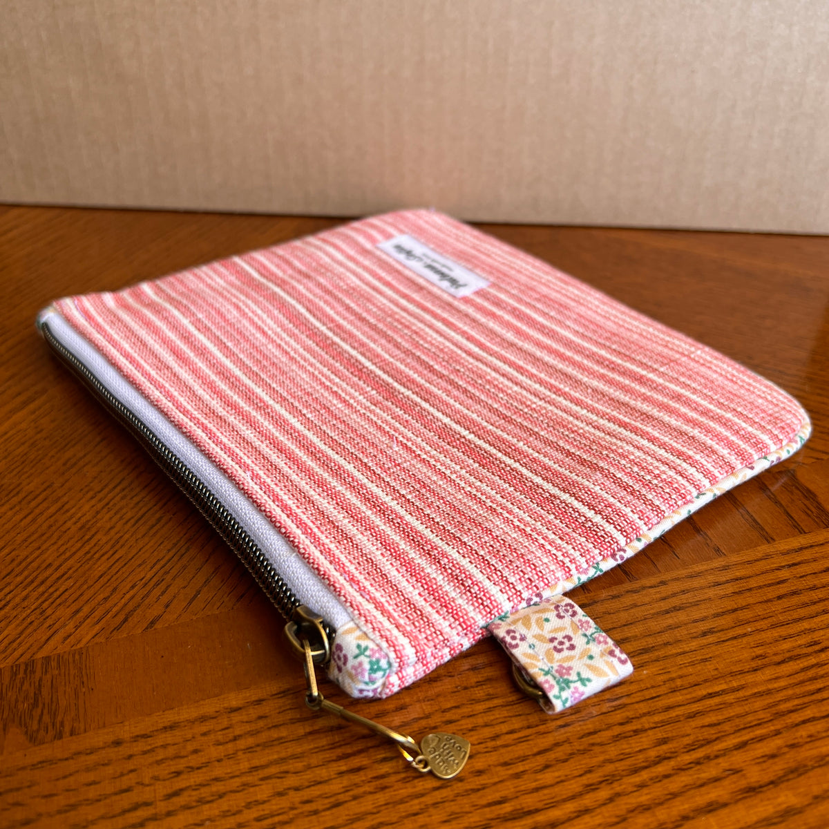 Slim Zipper Pouch Strawberry Stripes