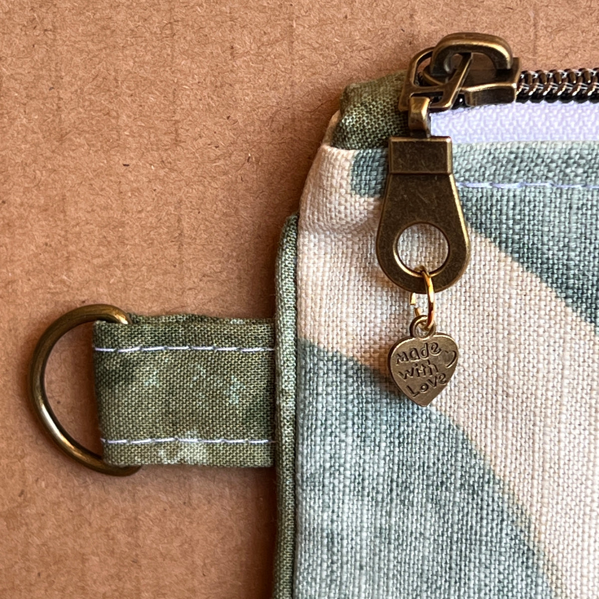 Slim Zipper Pouch Sage Trellis
